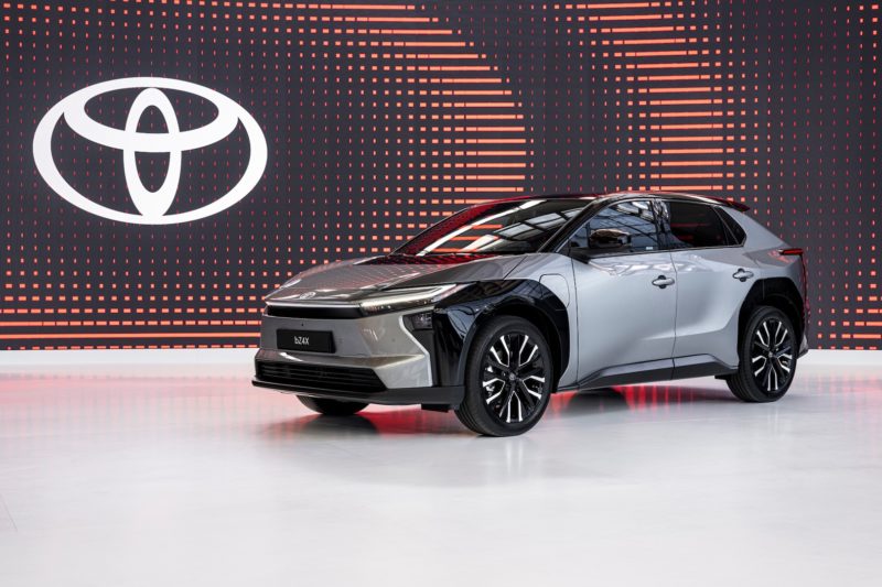 Toyota 被市场打脸打得很开心，bZ4X 电动车越卖越好